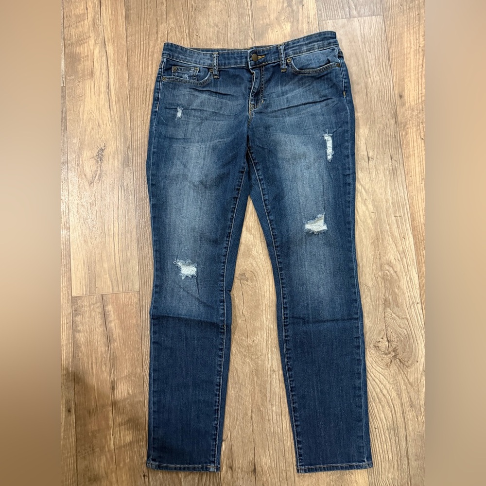 GAP Women's Dark Blue Distressed Skinny Jeans. Size 10/30